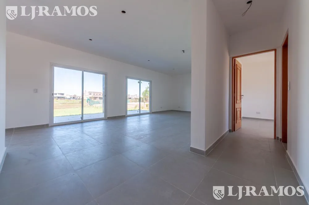 Casa con vista al agua en El Cantón Norte foto 2