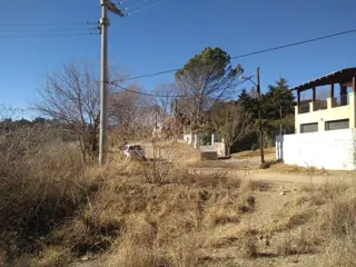 HERMOSO LOTE CON COSTA LA RIO LOS CHORRILLOS CARLOS PAZ SIERRAS foto 2
