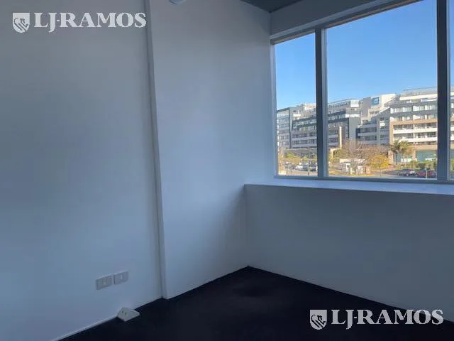 Oficina de 44 m2 cubiertos, en alquiler en  Puerta Norte, Nordelta foto 4