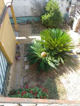 CASA CON DEPTO EN PLANTA ALTA A REFACCIONAR, A METROS DE AV SARRATEA, BUENA UBICACION. foto 5