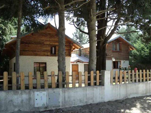 HERMOSA CABAÑA EN BARILOCHE DE 4 AMBIENTES