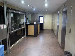 EXCELENTE OFICINA, SEMIPISO 117m2, SARMIENTO 900. 3 DESPACHOS y SALON, SIN COLUMNAS foto 2