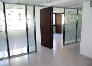 EXCELENTE OFICINA, SEMIPISO 117m2, SARMIENTO 900. 3 DESPACHOS y SALON, SIN COLUMNAS foto 5