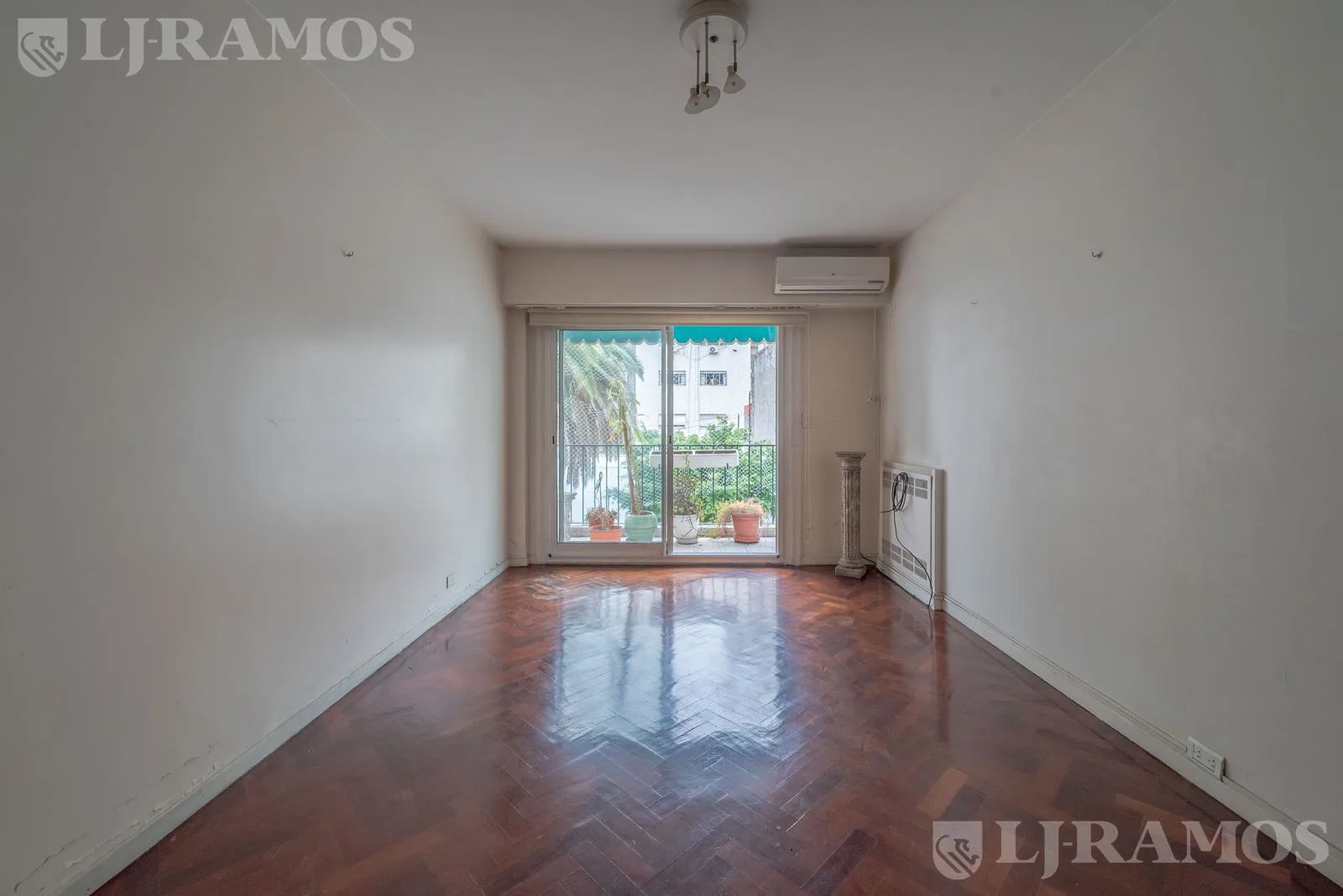 Departamento de 3 ambientes con balcón en Recoleta foto 3