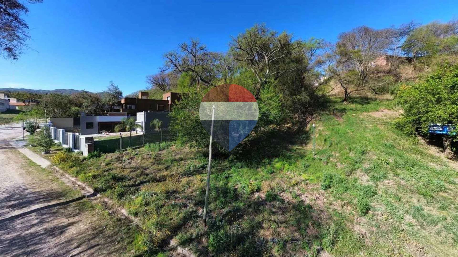 VENTA TERRENO EN LAS MORAS ESQUINA 1178.93 m²