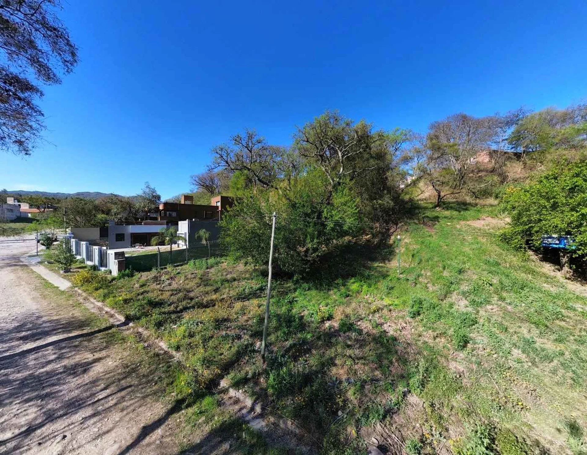 VENTA TERRENO EN LAS MORAS ESQUINA 1178.93 m² foto 2