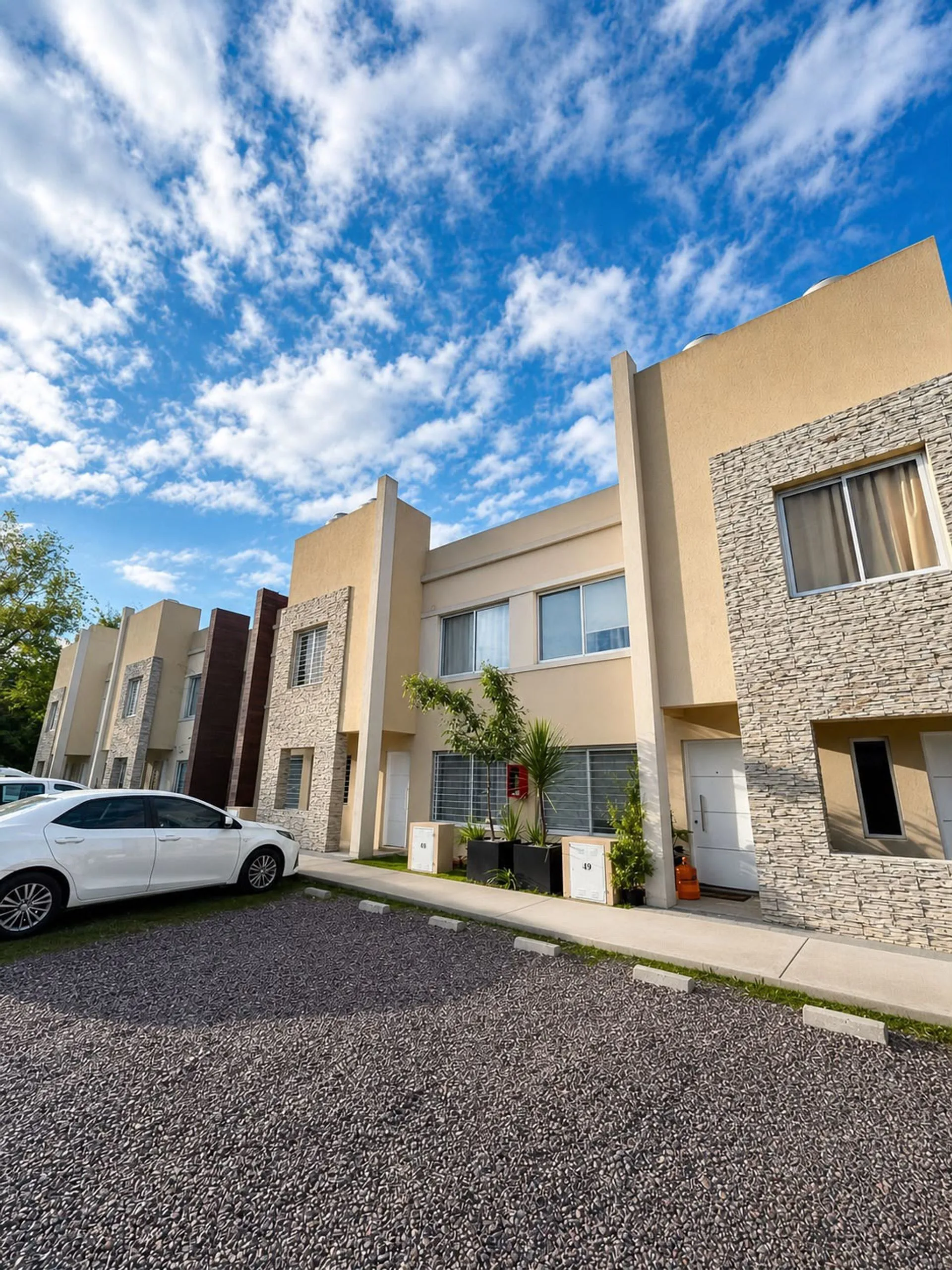 DUPLEX , 2 HABITACIONES, BARRIO CERRADO, MUÑIZ foto 2