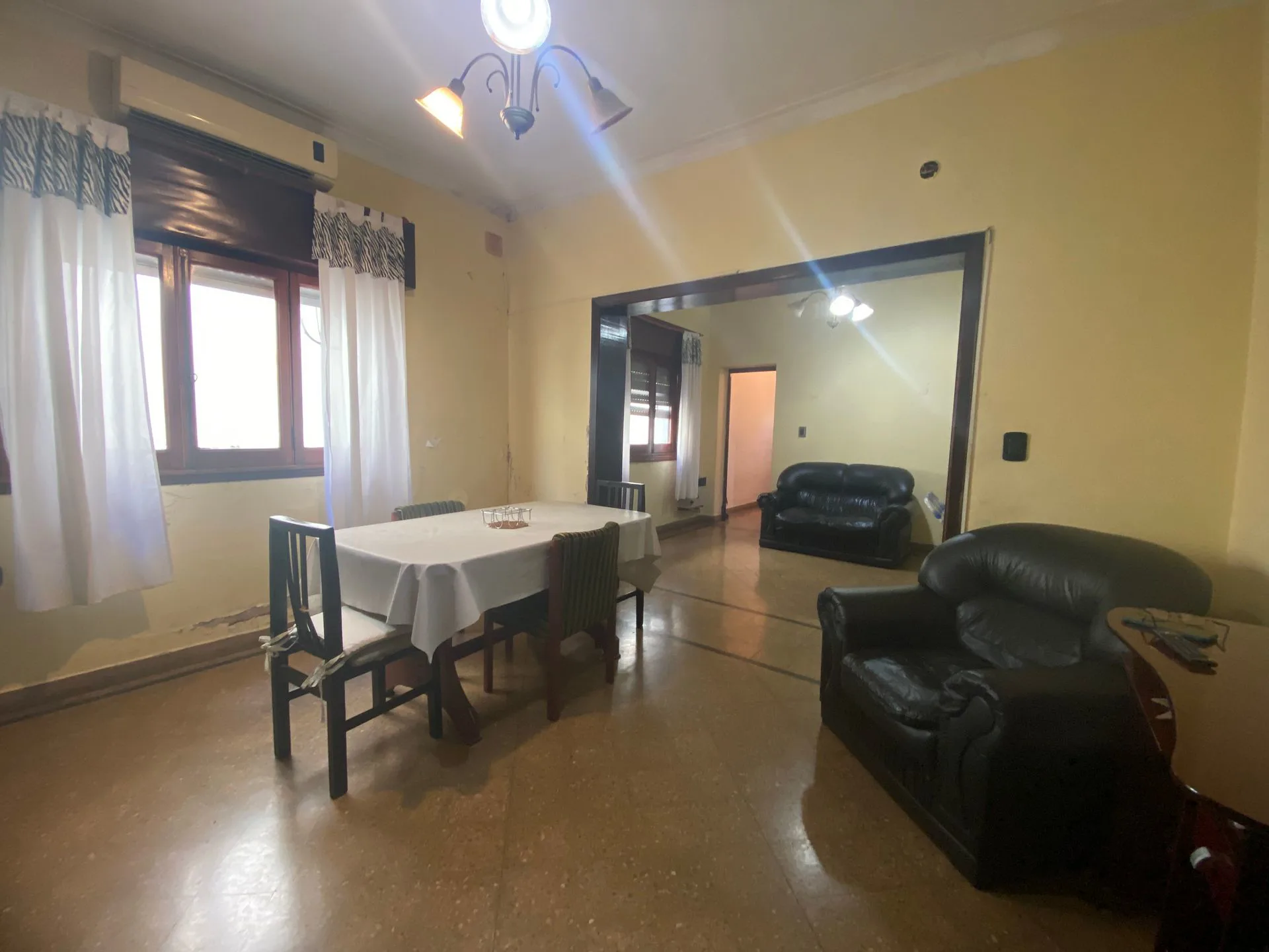 Casa 4 dormitorios en venta en Berisso con cochera foto 5