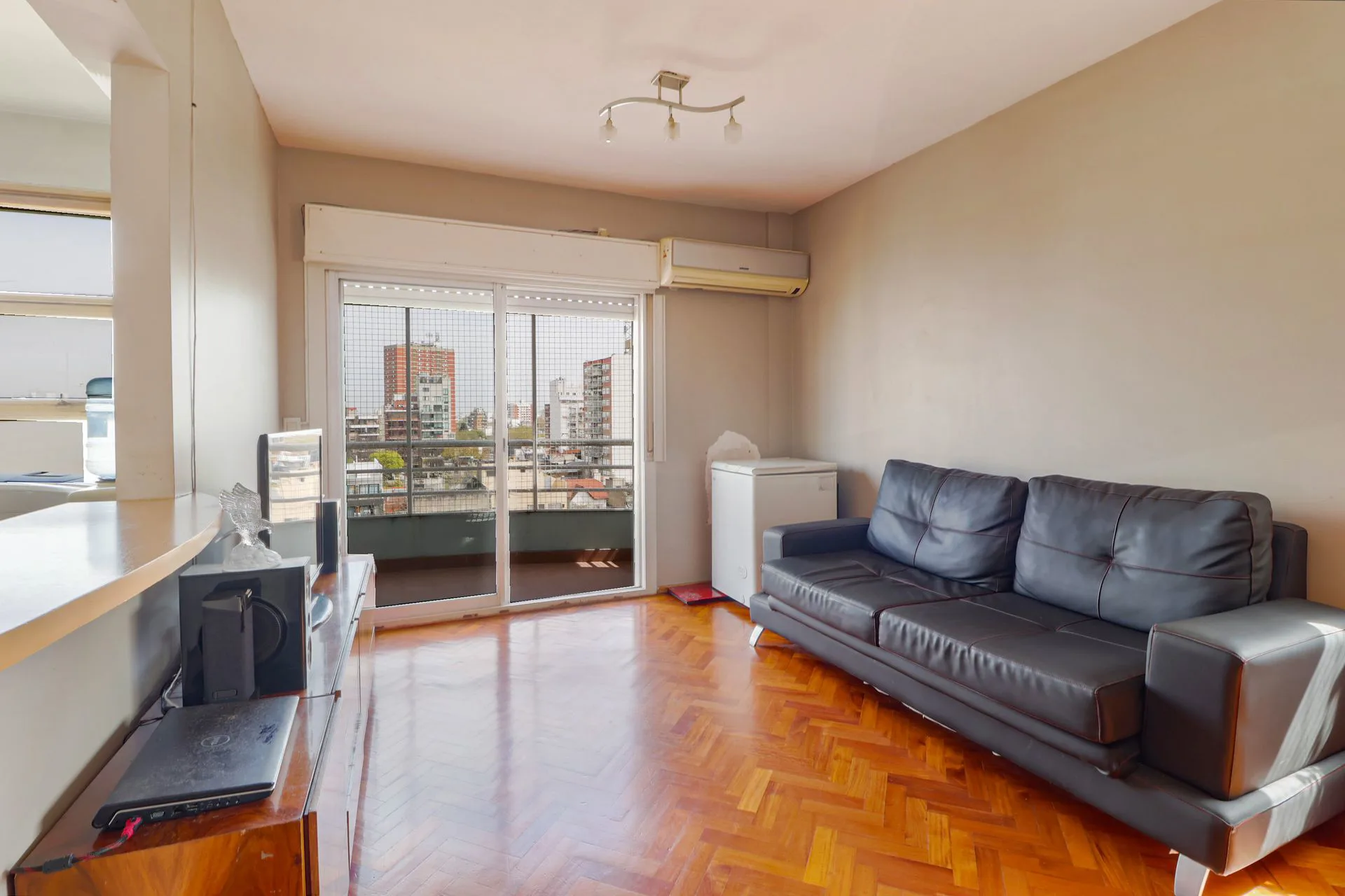Departamento 3 ambientes con balcón y pileta foto 4