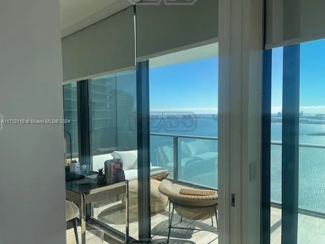 650 NE 32ND ST #3606 600 foto 2