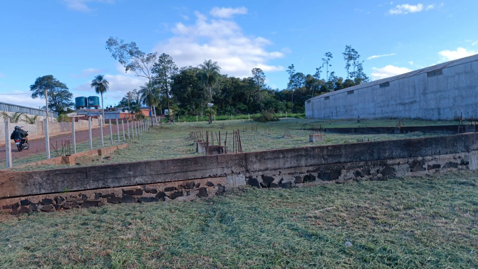 vendo o permuto importante terreno sobre Ruta 12 km 12 cercano a la Saladita Garupa foto 4