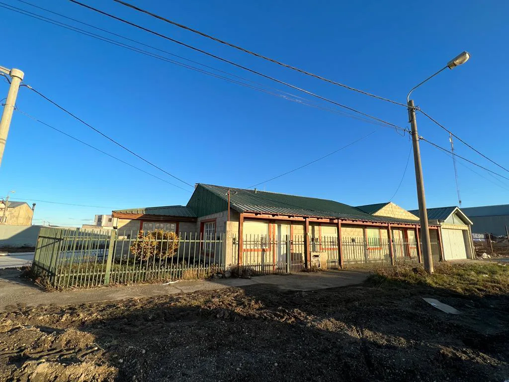 VENTA 2 CASAS – BARRIO AEROPUERTO foto 2