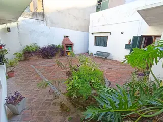 VENTA CASA GRANDE LOTE PROPIO 8,66 X 33,50 FLORES foto 4