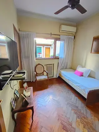VENTA CASA GRANDE LOTE PROPIO 8,66 X 33,50 FLORES foto 5
