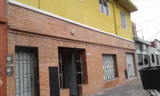 Billinghurst  casa  multifamiliar,local y 3 propiedades  de 3 ambientes venta en block  130.000 l/g conversable foto 1