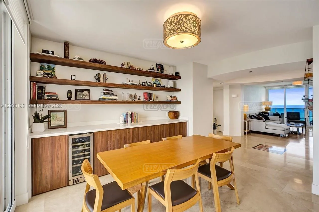 19111 Collins Ave 19100 foto 4