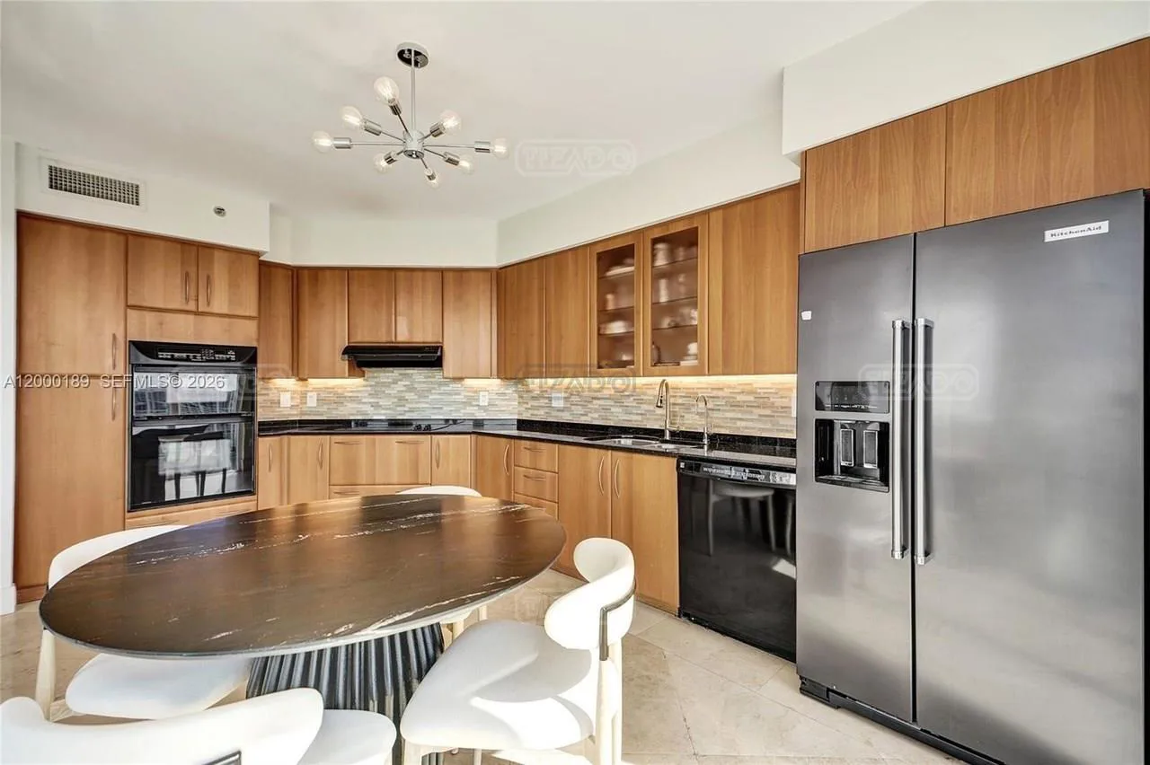 19111 Collins Ave 19100 foto 5