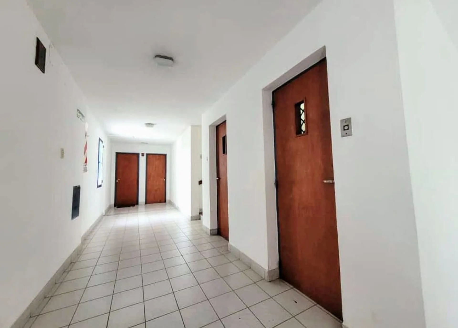 SE VENDE DEPTO CENTRO CATAMARCA 109 M2 + BALCÓN foto 2