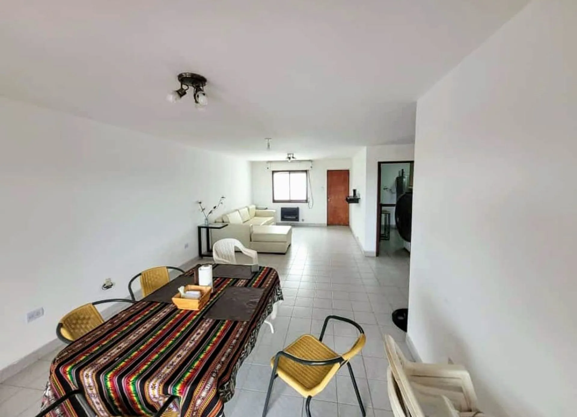 SE VENDE DEPTO CENTRO CATAMARCA 109 M2 + BALCÓN foto 3