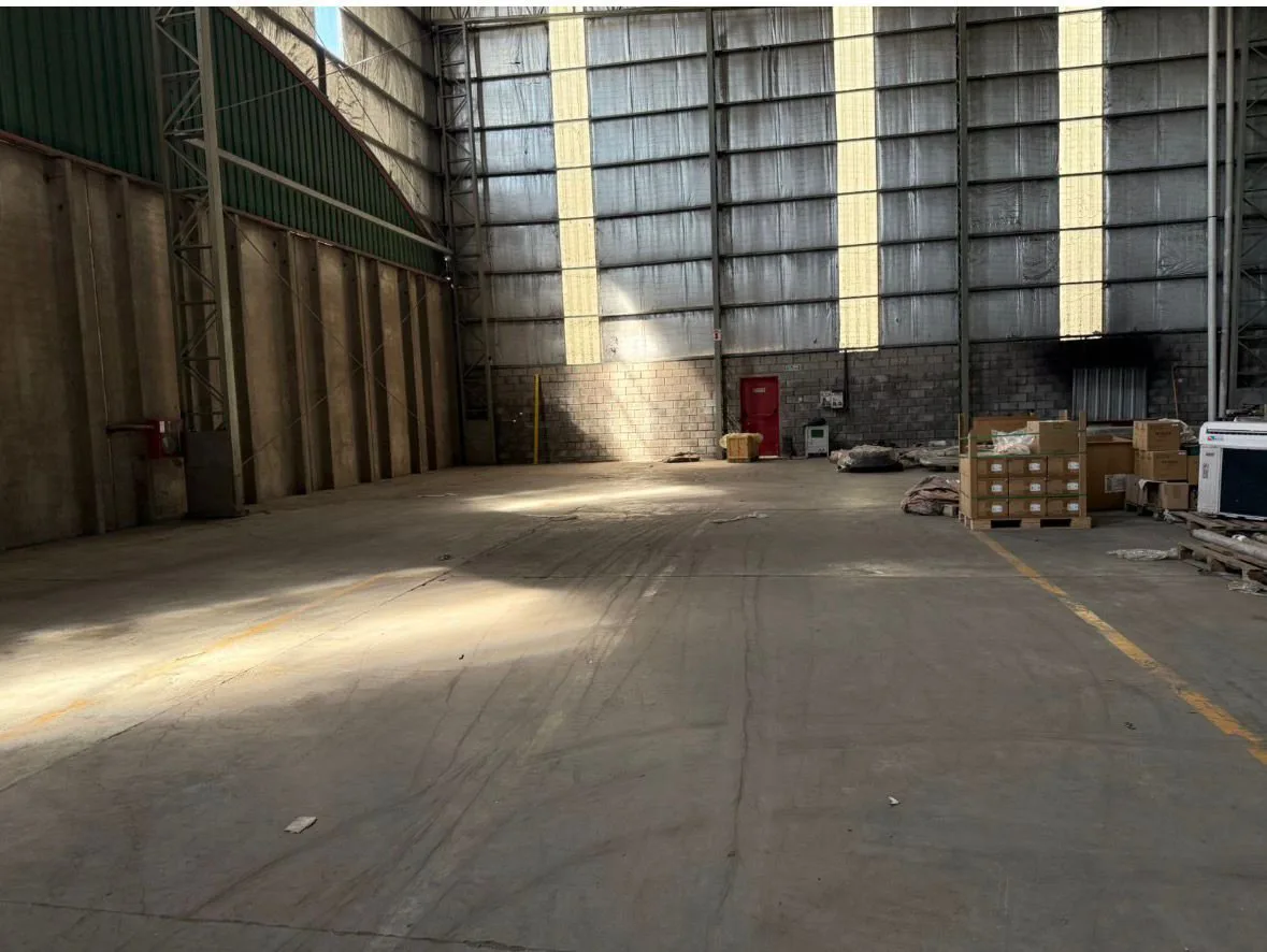 Depósito en alquiler en Escobar 850 m2 con playa, seguridad 24 hs parque cerrado foto 5