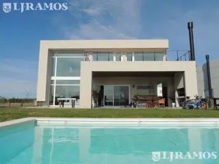 Casa lquiler temporal vrano en Nordela co 4 Dormitorios. foto 3
