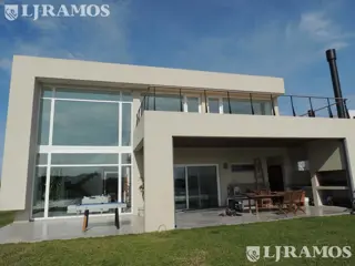 Casa lquiler temporal vrano en Nordela co 4 Dormitorios. foto 4