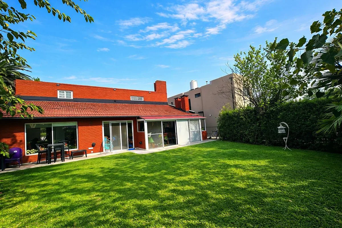 VENTA CASA COUNTRY CLUB ¨ EL VENADO ¨ 6 AMBIENTES foto 2