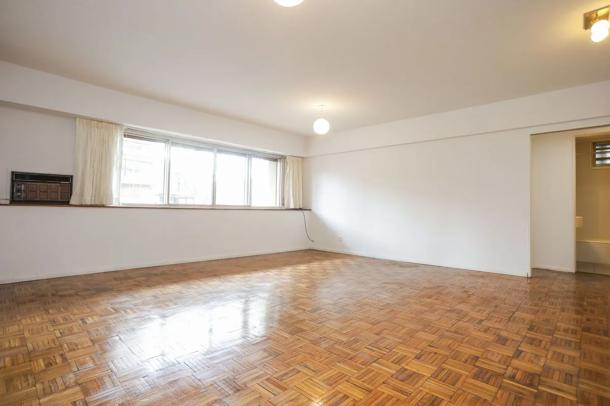 Venta Gran Semipiso 3amb  y Dep Cochera Belgrano R foto 2