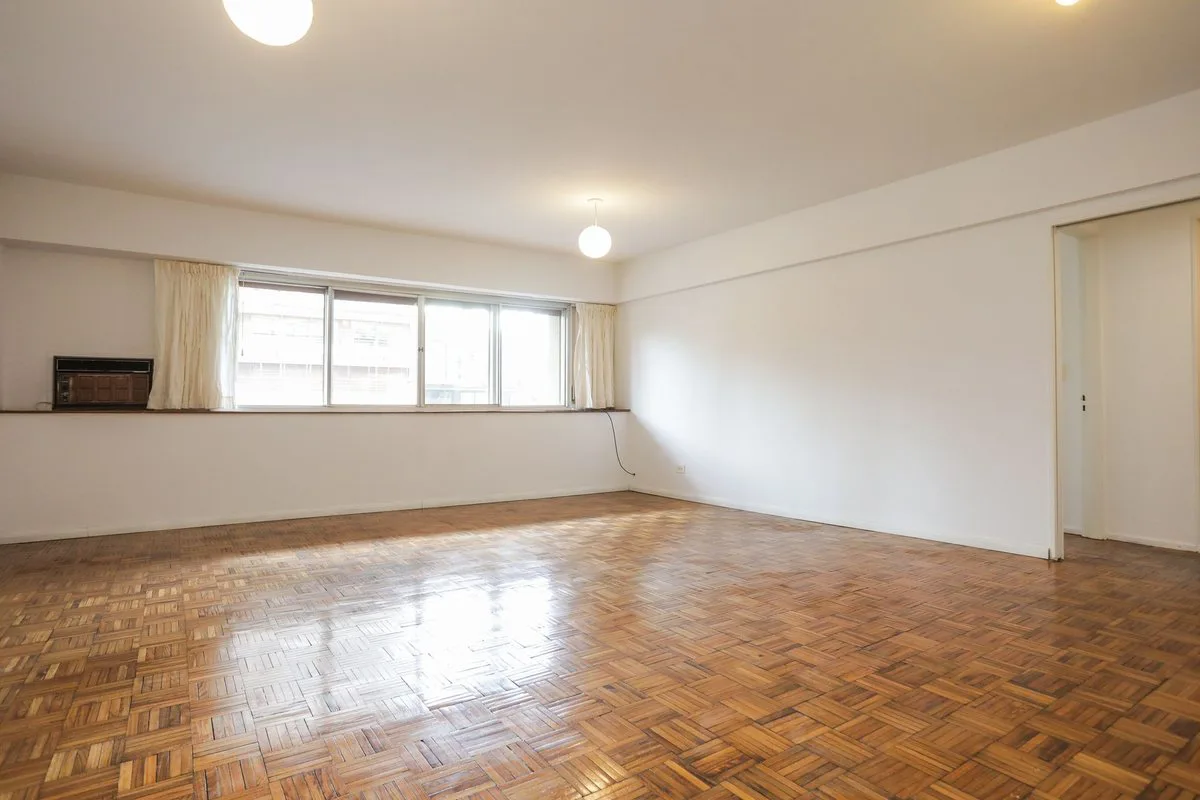 Venta Gran Semipiso 3amb  y Dep Cochera Belgrano R foto 3