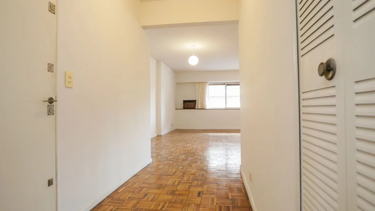 Venta Gran Semipiso 3amb  y Dep Cochera Belgrano R foto 4