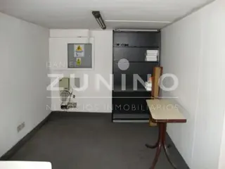 Importante local comercial en esquina, zona céntrica foto 5