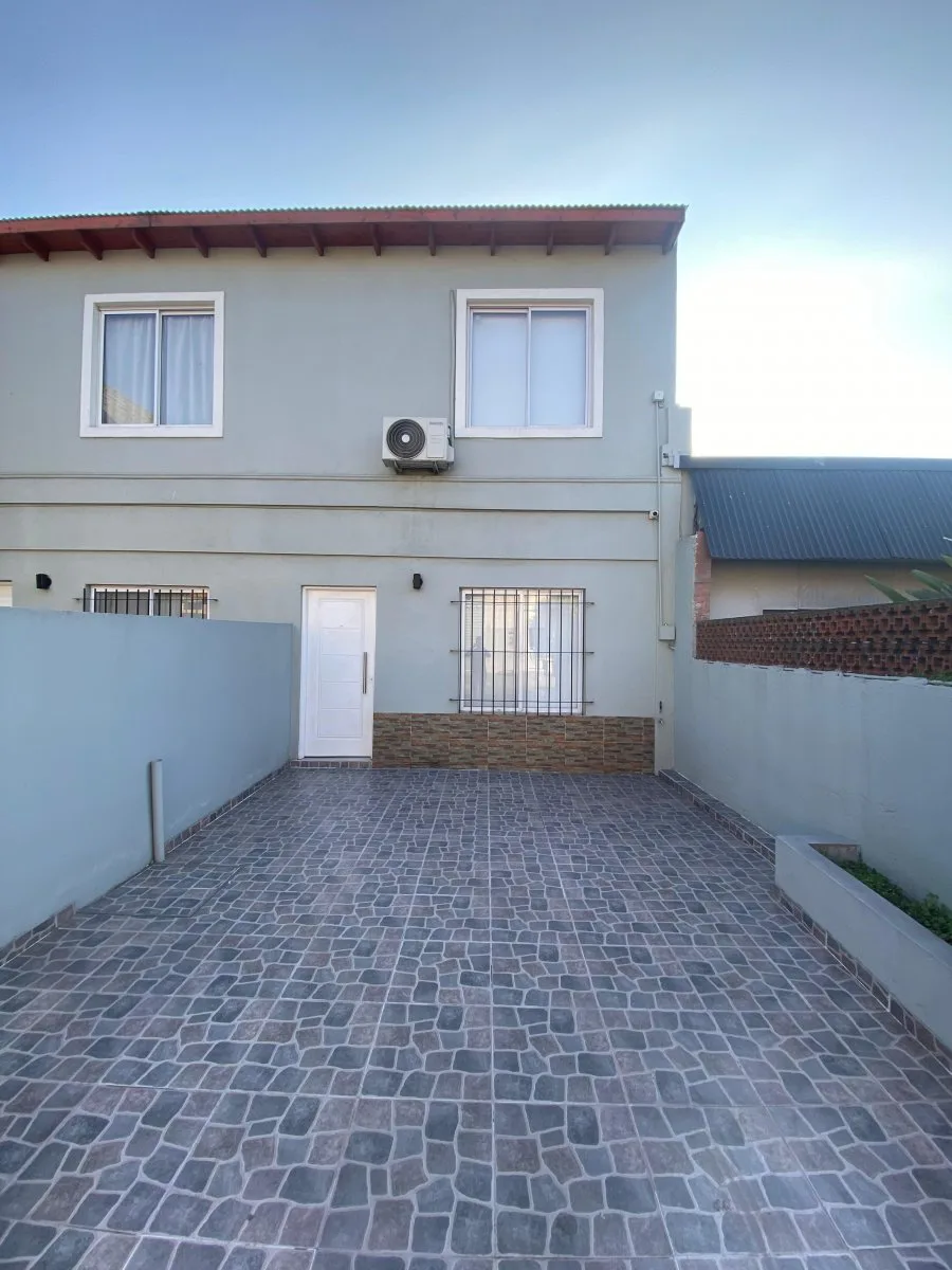 Duplex 3 ambientes | Acepta Permuta !! | a 5 cuadras del plaza Oeste foto 2