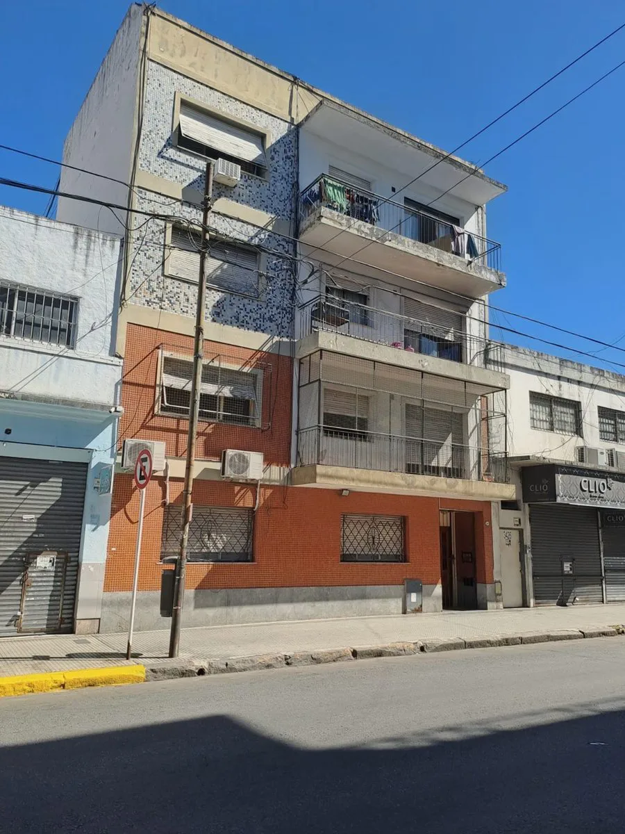 VENTA DEPARTAMENTO 2 AMBIENTES C/ LAVADERO FLORES