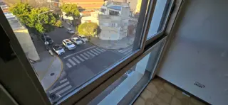 SE VENDE DPTO 2 AMB. AL FRENTE CON BALCON foto 3