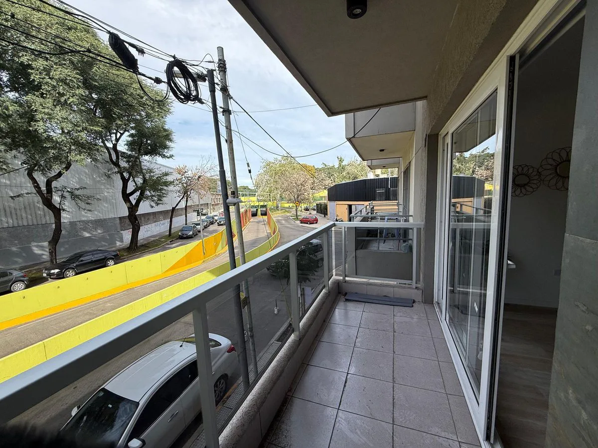 VENTA2 AMBIENTES CON PATIO Y BAULERA PARQUE CHAS foto 5