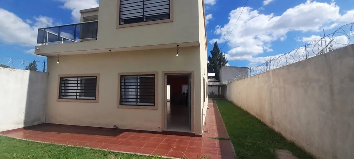 CASA VENTA GENERAL RODRIGUEZ 4 DOR. PILETA QUINCHO foto 2