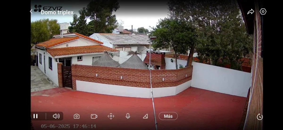 Casa y 4 Triplex Mar del Tuyu permuta foto 2