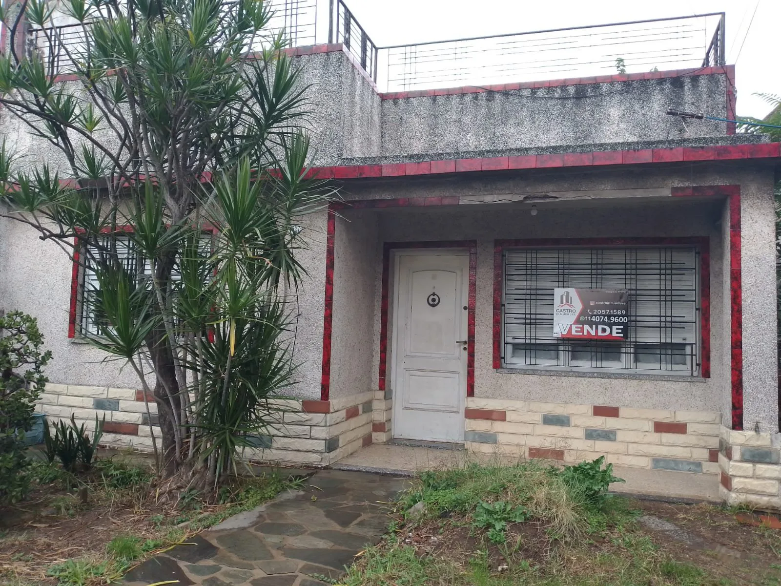 Venta Casa 3 ambientes en Lomas del Mirador foto 2