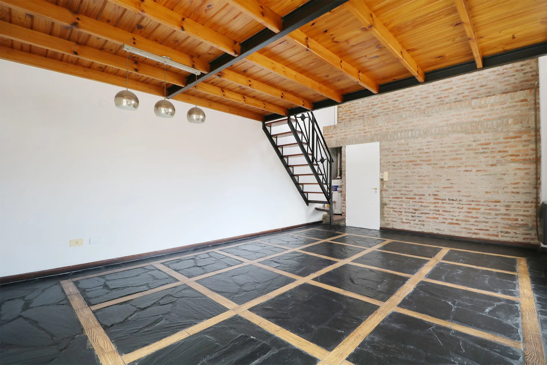 Excelente PH 2amb. tipo Loft con Terraza propia foto 3
