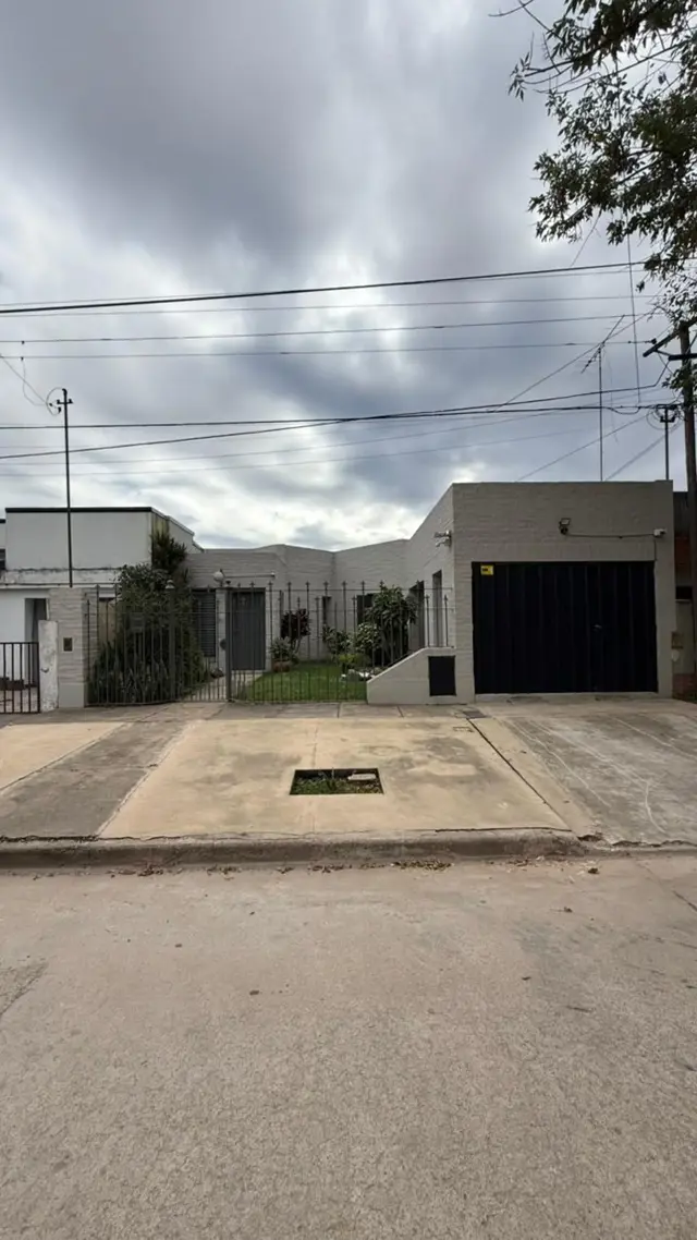 VENTA CASA familiar - 3 dormitorios, Esperanza.