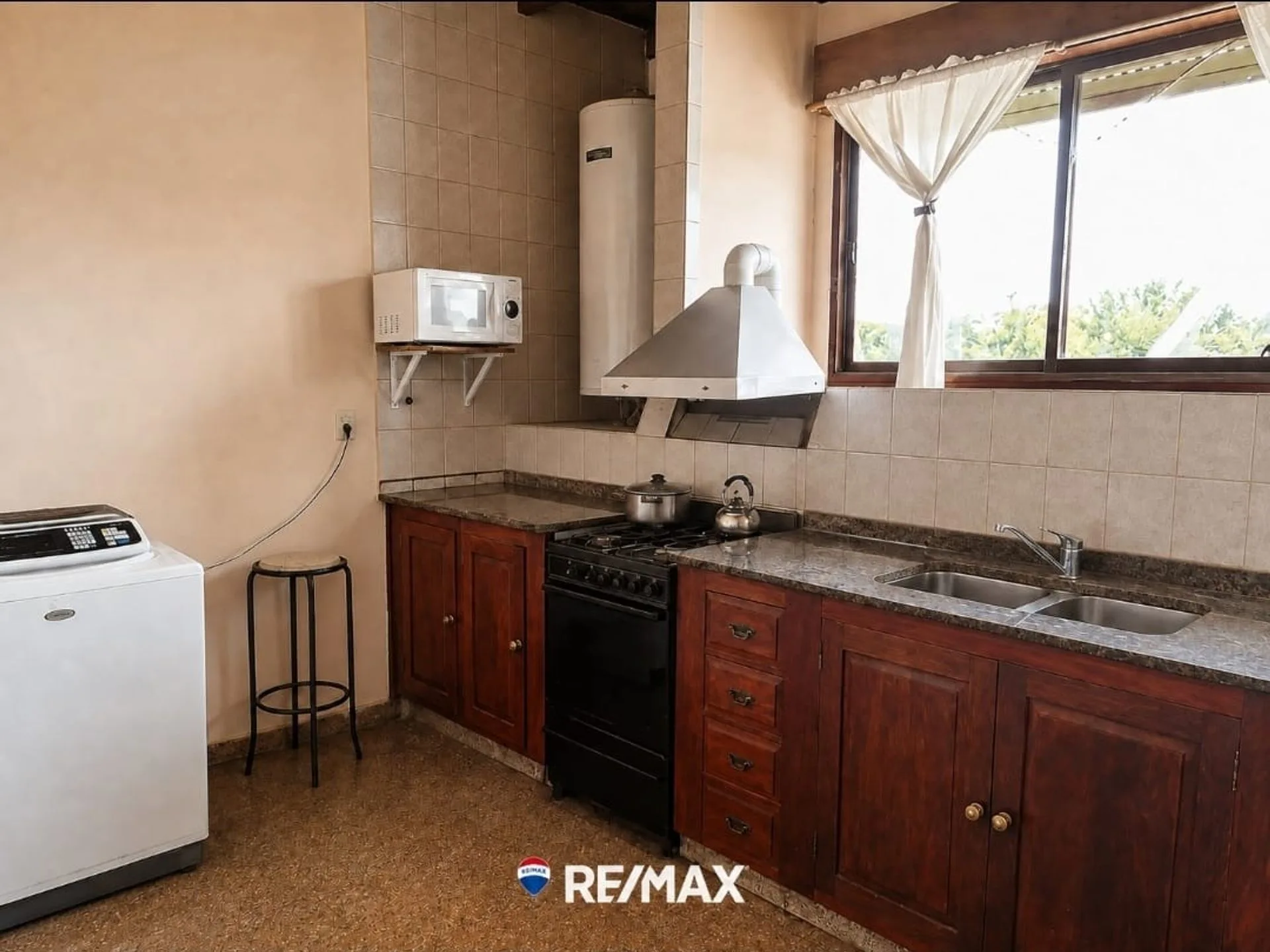 VENTA CASA 3 DOR. EN ALTOS CON LOCAL Y GALPON foto 4
