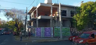 CASTELAR VENTA DE 3 DEPARTAMENTOS + 6 LOCALES foto 2