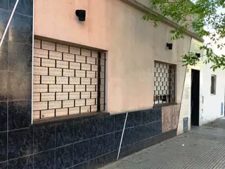 VILLA LUGANO DEPTO TIPO CASA PH EN VENTA 2 y 1/2 AMBIENTES PATIO LAVADERO EN PTA. BAJA SIN EXPENSAS foto 3