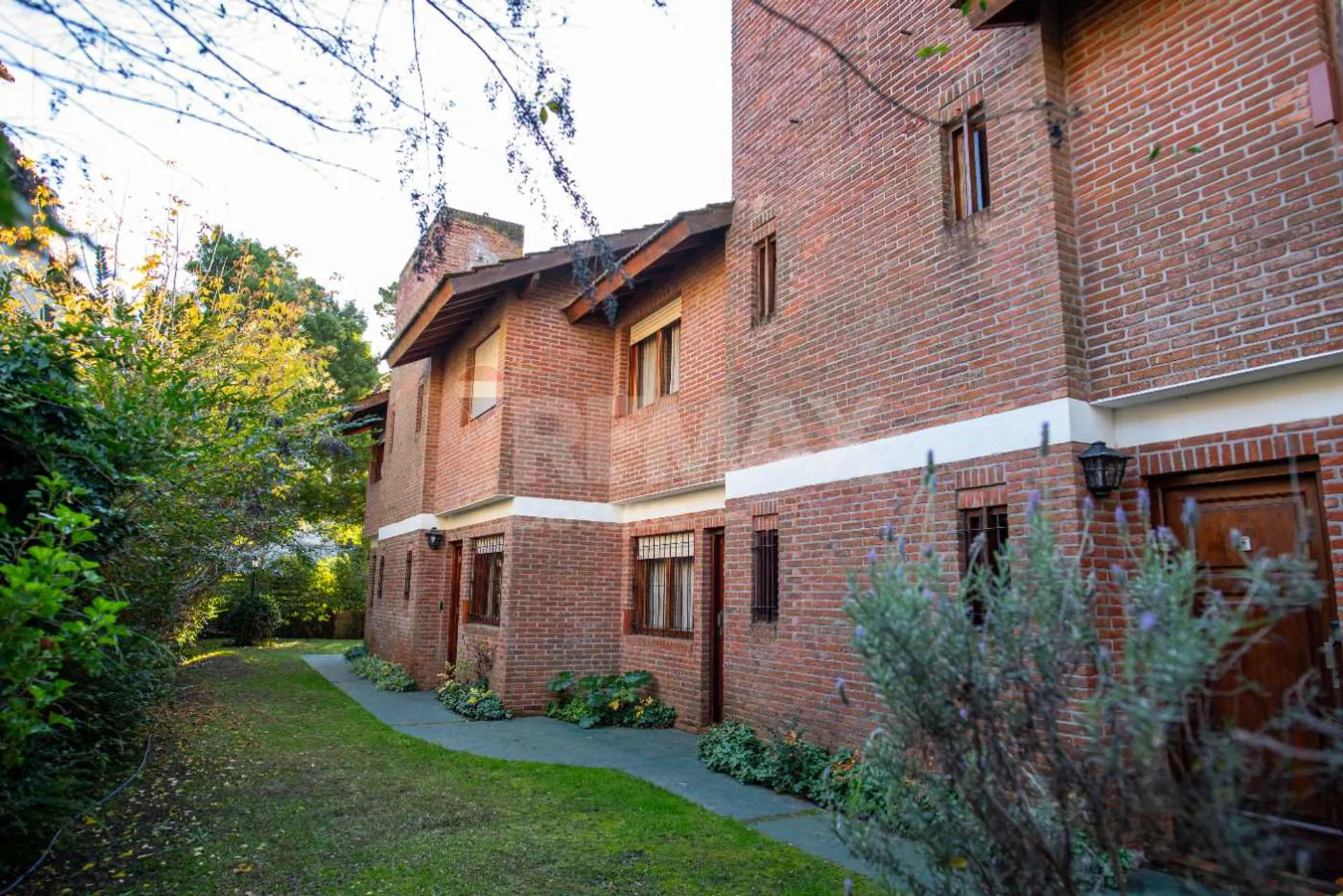 VENTA COMPLEJO DE DUPLEX EN PINAMAR - 4 UNIDADES foto 2