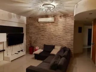 EXCELENTE PISO 4 AMBIENTES CON COCHERA foto 2