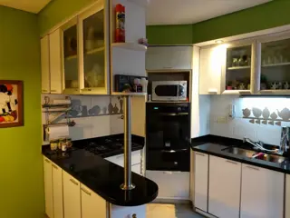 EXCELENTE PISO 4 AMBIENTES CON COCHERA foto 3