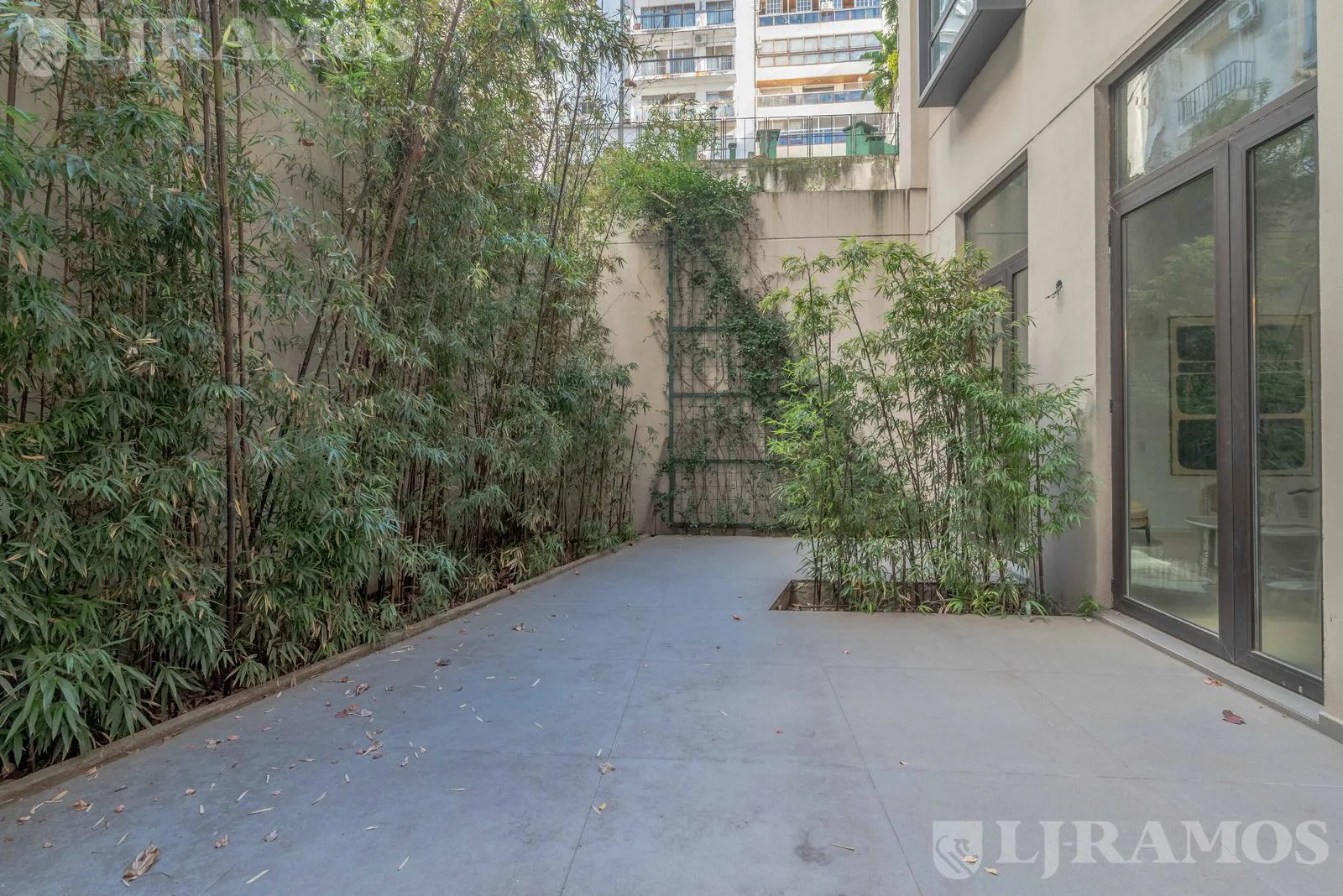 VENTA EN RECOLETA EXCLUSIVO LOFT CON PATIO A ESTRENAR - SEG 24 HS foto 3
