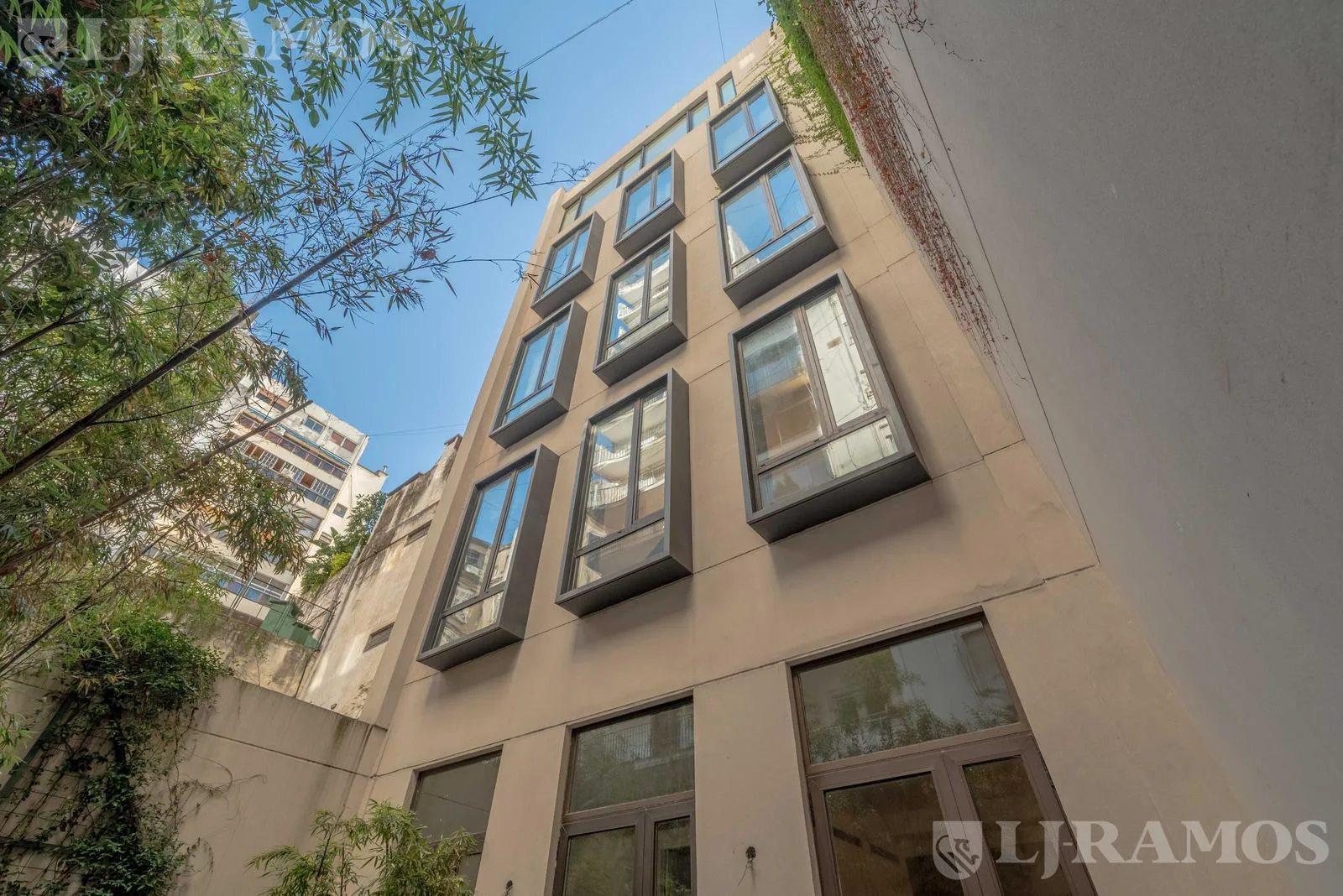 VENTA EN RECOLETA EXCLUSIVO LOFT CON PATIO A ESTRENAR - SEG 24 HS foto 5