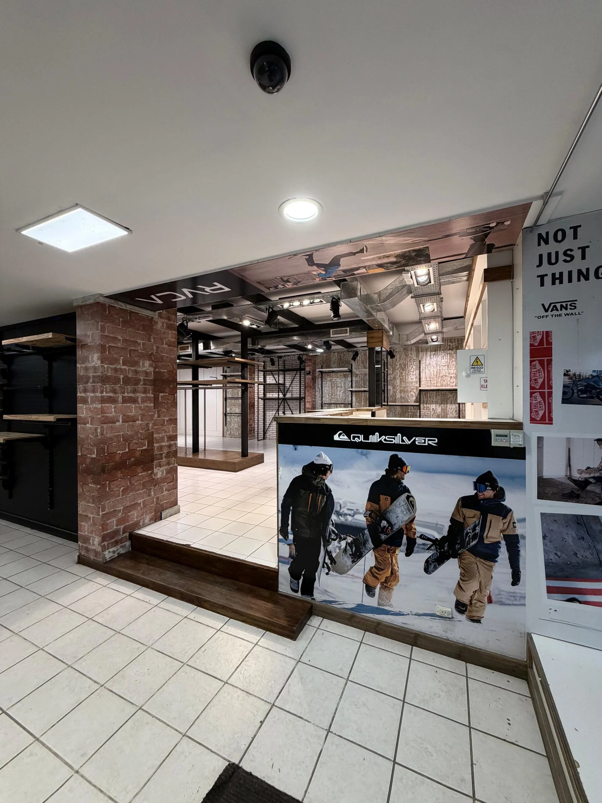 ALQUILER – LOCAL – CENTRO foto 3