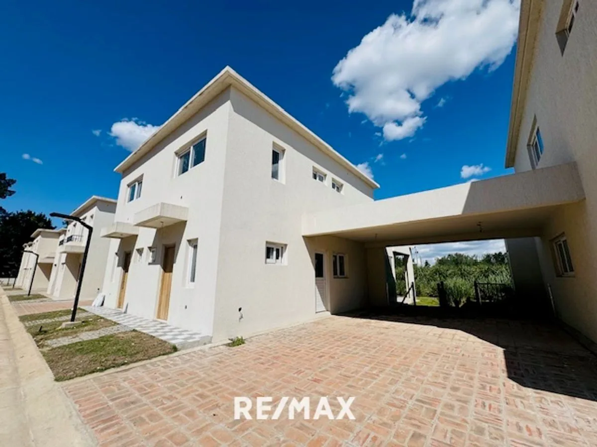 VENTA CASA 3 AMB. JARDÍN CHIC PILAR FINANCIACION foto 2